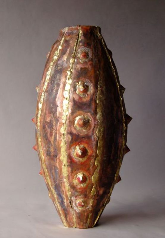 small knobbly pot 