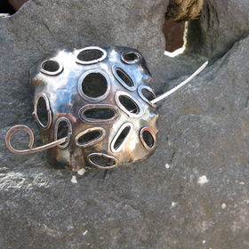 Silver Link Broach