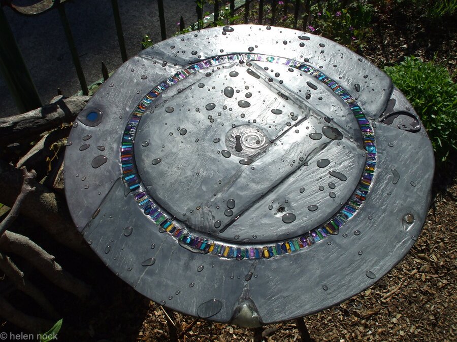 Wave Circle Design garden table