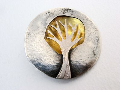 Oxi gold dome tree brooch