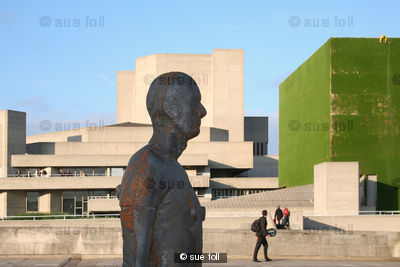 Gormley and grass 14:05:07