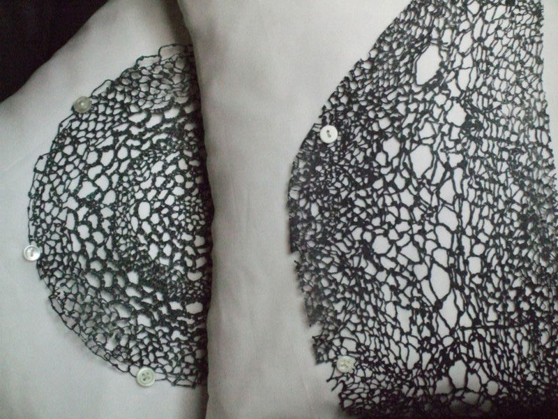 eternal-lace-cushion-detail