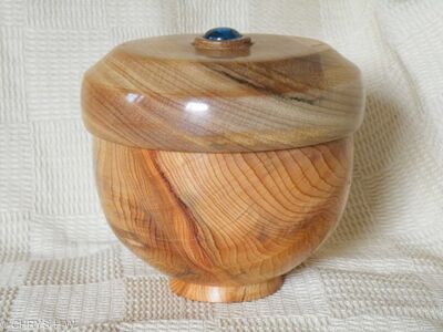 CABOUCHON URN