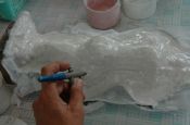 Making silicone mold (chasing air bubble from silicone)