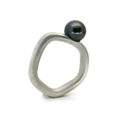 pearl stacker