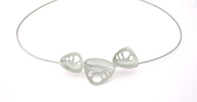 triple zylem pendant on omegs wire