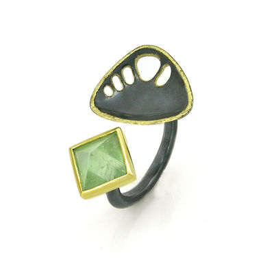 xylem one-off peridot ring