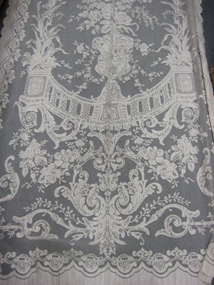 C2840 Mulberry lace panels