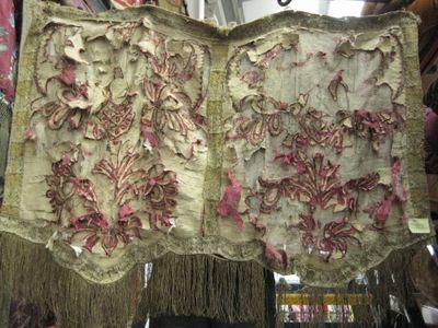 C5346 Red and Beige Shredded Antique Applique