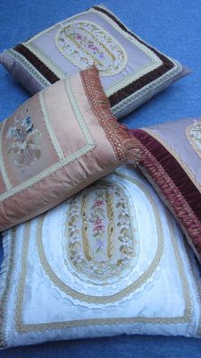 floral-tapestry-panel-cushion