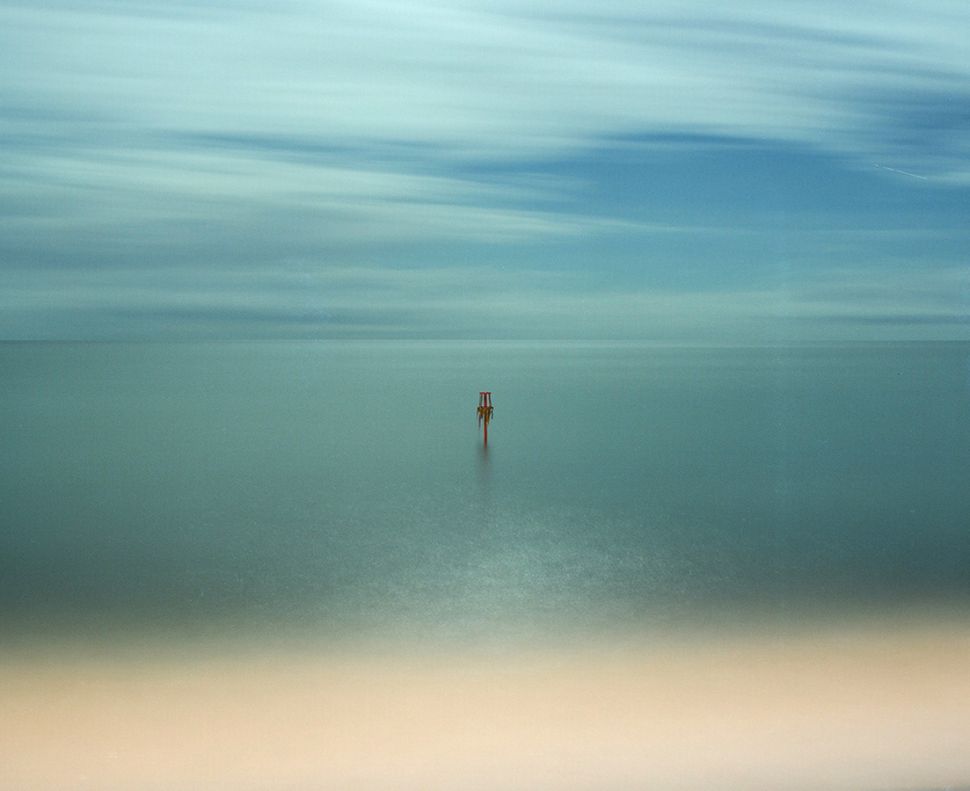 Distant post