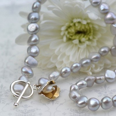 Shell - Oyster and Large Pearl Necklace £87