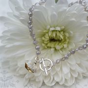 Shell-Tiny Pearl Bracelet £20