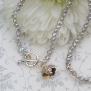 Shell- Tiny Pearl Necklace- £30