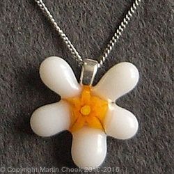 Daisy Necklace